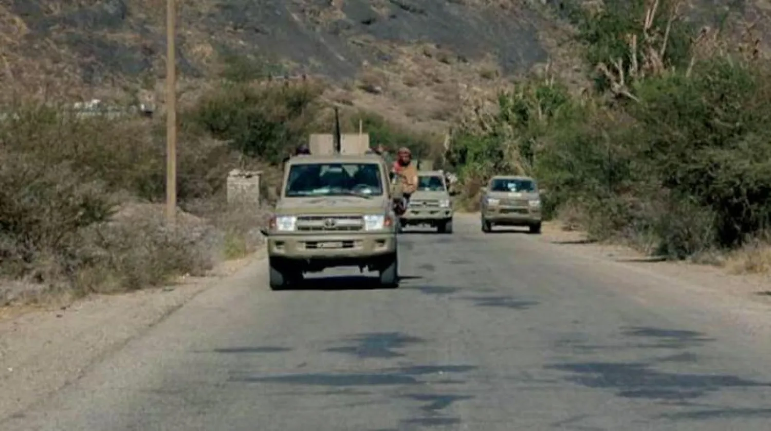 Vehicles transport Giants Brigades fighters after their victory in Shabwah. (Asharq Al-Awsat)