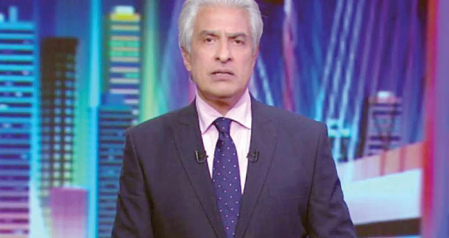 انتقادات لإعلامي روج لإصابته بـ«كورونا» داخل استديو الهواء