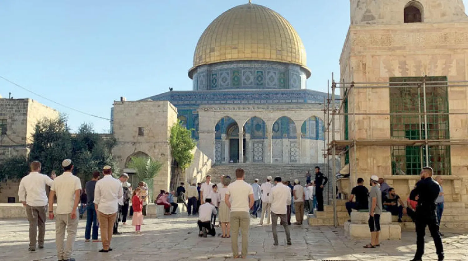 صورة أرشيفية لعشرات المستوطنين يقتحمون باحة الأقصى (وفا)