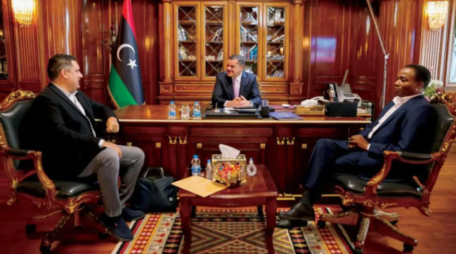 Libya Başbakanı Dibeybe’nin 20 Ocak’ta Temsilciler Meclisi’nin Tavergalı iki üyesiyle gerçekleştirdiği toplantıya dair Birlik Hükümeti tarafından dağıtılan bir fotoğraf