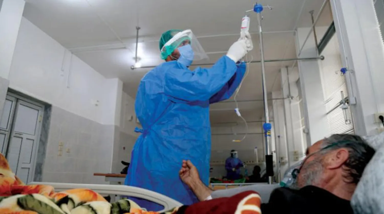 Suriye'nin kuzeydoğusunda bulunan Kamışlı şehrindeki koronavirüs hastanesinde pozitif bir vaka tedavi görüyor (Şarku’l Avsat)