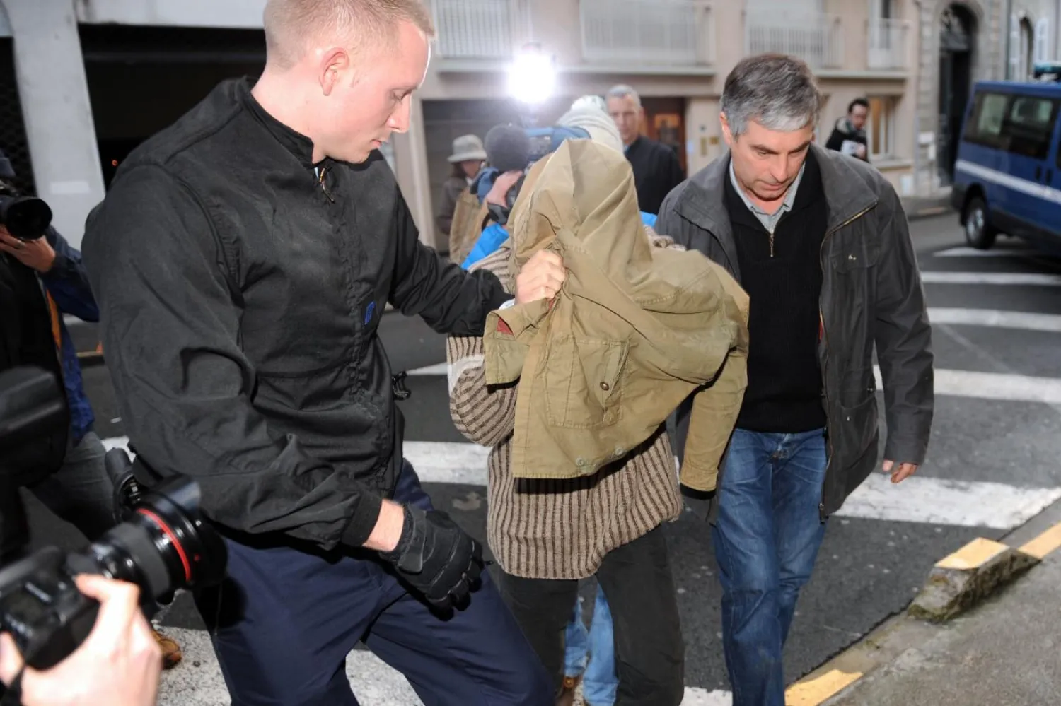 Yamyam Jeremy Rimbaud, 2013'te Fransa'nın güneydoğusundaki Pau'da davaya getirilirken (AFP)