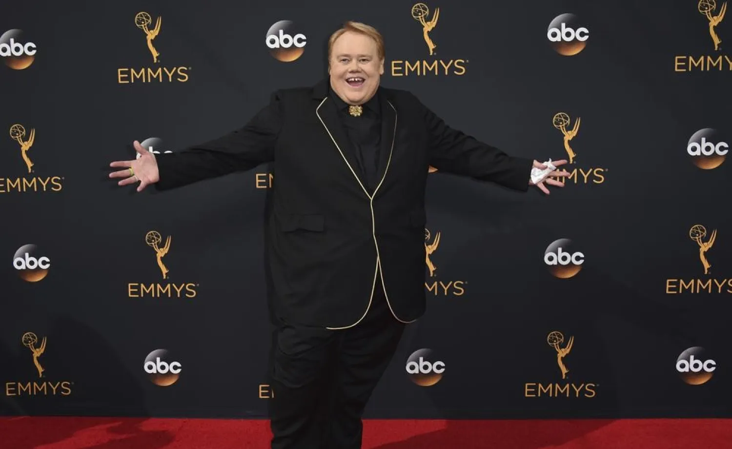 Louie Anderson arrives at the 68th Primetime Emmy Awards on Sunday, Sept. 18, 2016, in Los Angeles. (AP)