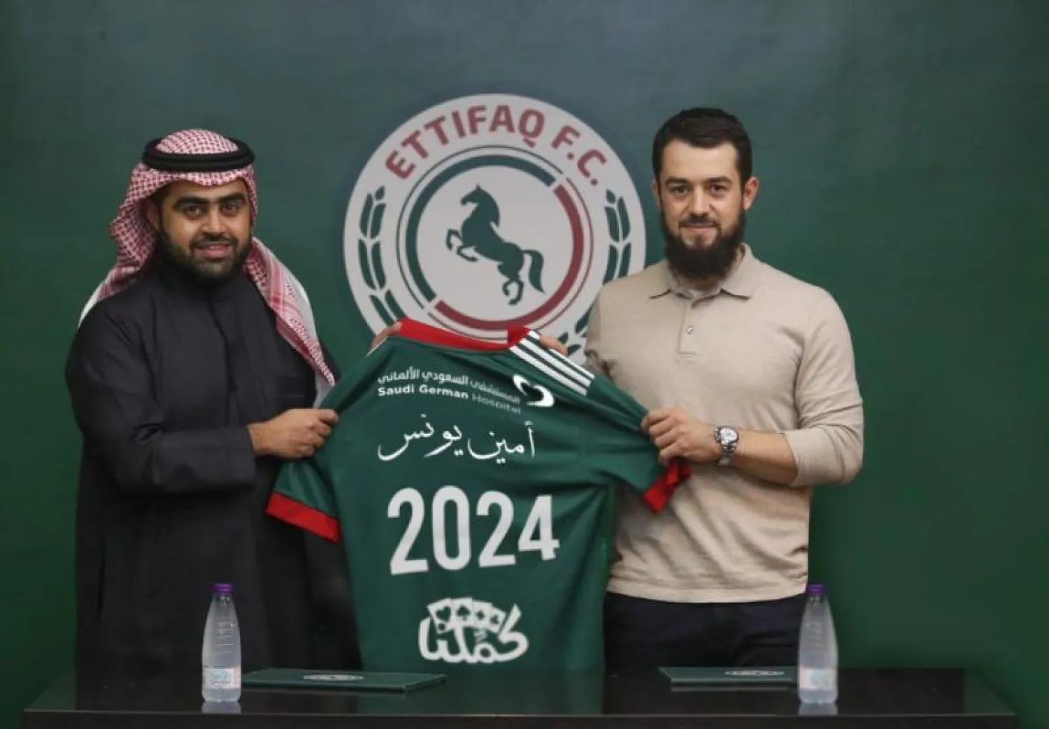 جانب من توقيع الألماني أمين يونس لصالح الاتفاق (المركز الإعلامي بالنادي)