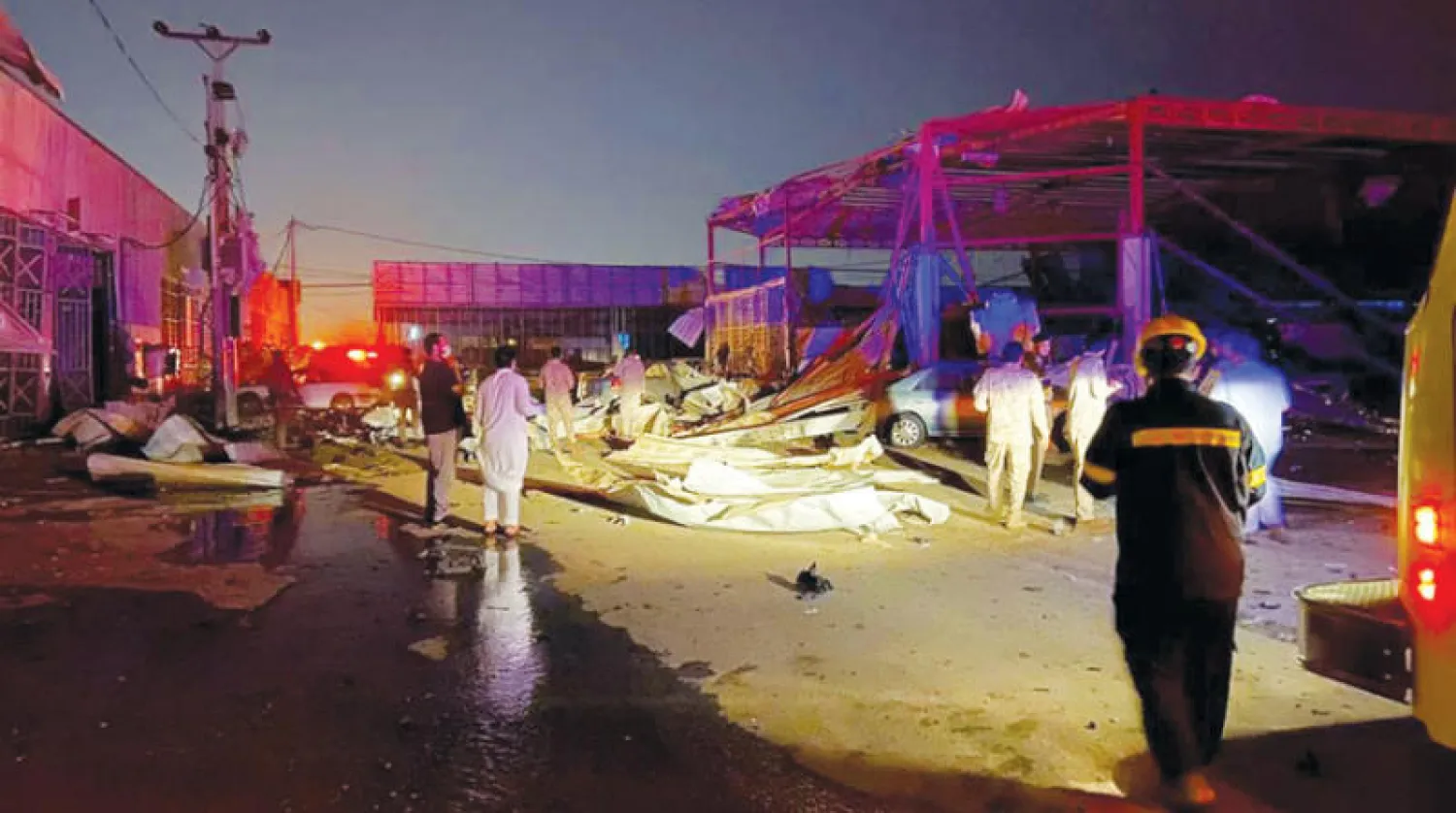 أضرار لحقت بالمنطقة الصناعية في محافظة أحد المسارحة جنوب السعودية نتيجة العدوان الحوثي أمس (تحالف دعم الشرعية في اليمن)