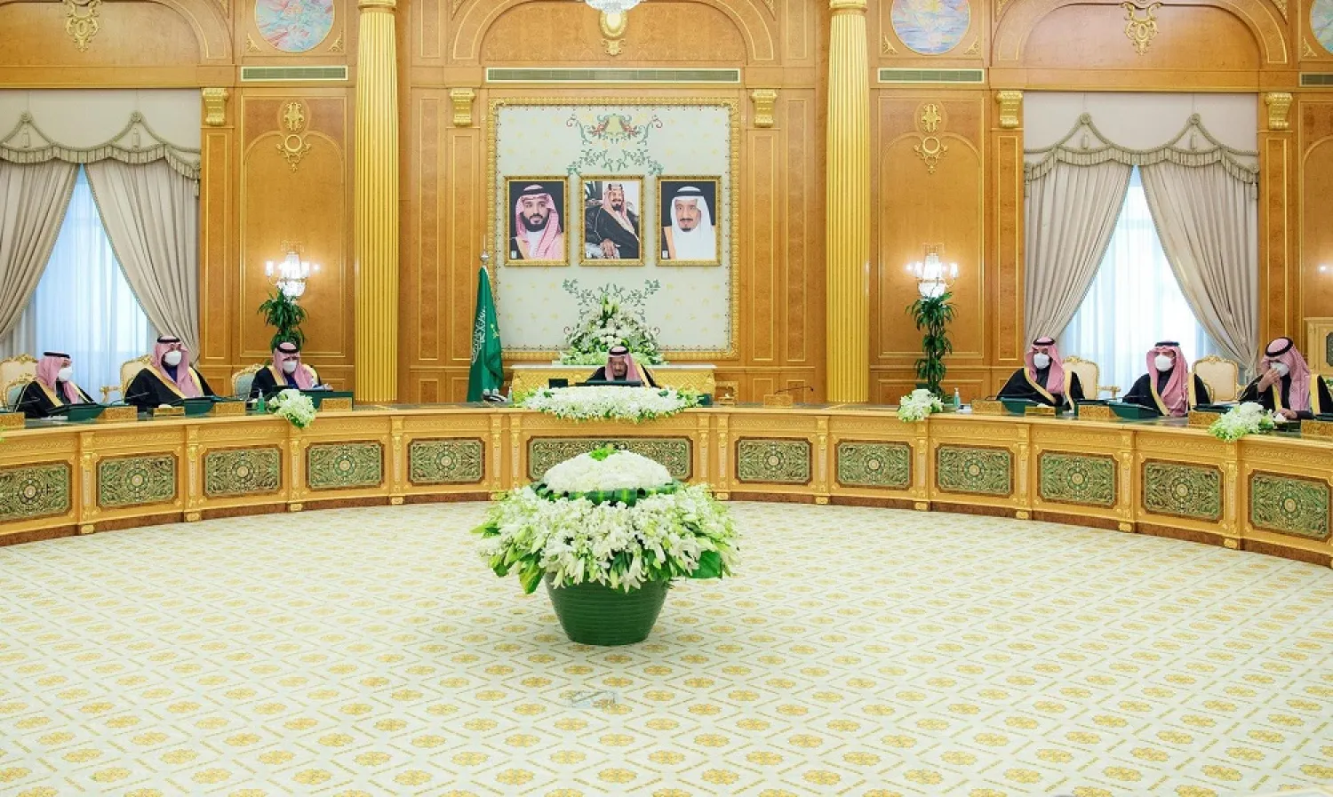 King Salman chairs the first in person cabinet meeting since the beginning of the coronavirus pandemic. (SPA)