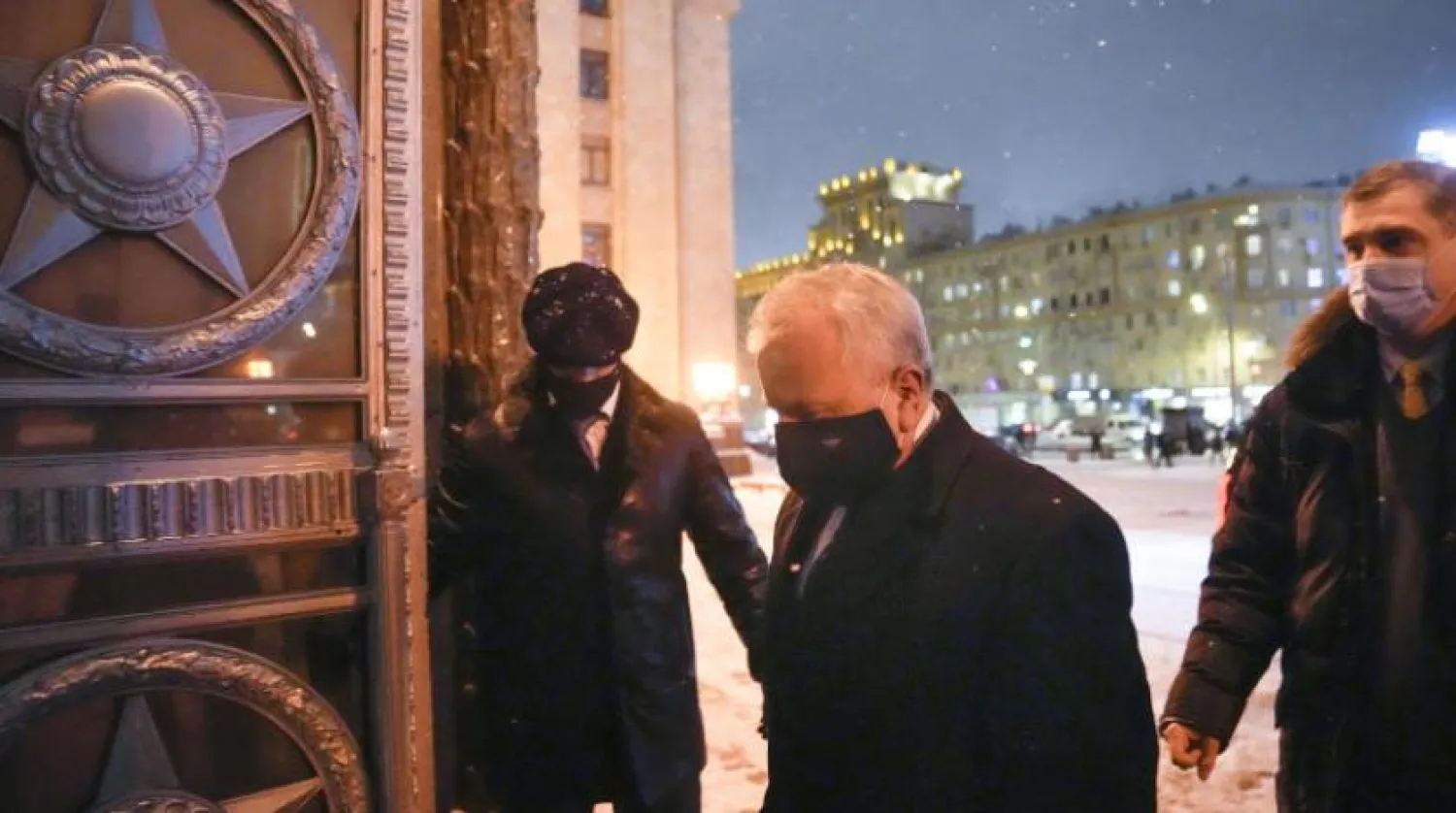 ABD'nin Moskova Büyükelçisi John Sullivan, Rusya Dışişleri Bakanlığı'na gelişinde (AP)