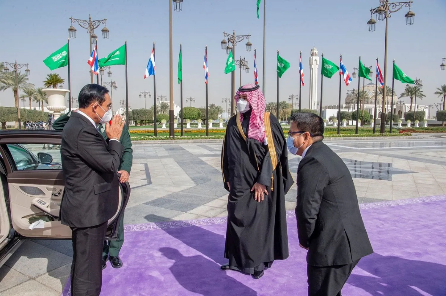 Saudi Arabia's Crown Prince Mohammed bin Salman welcome's Thailand's Prime Minister Prayut Chan-o-cha in Riyadh on Tuesday. (SPA)