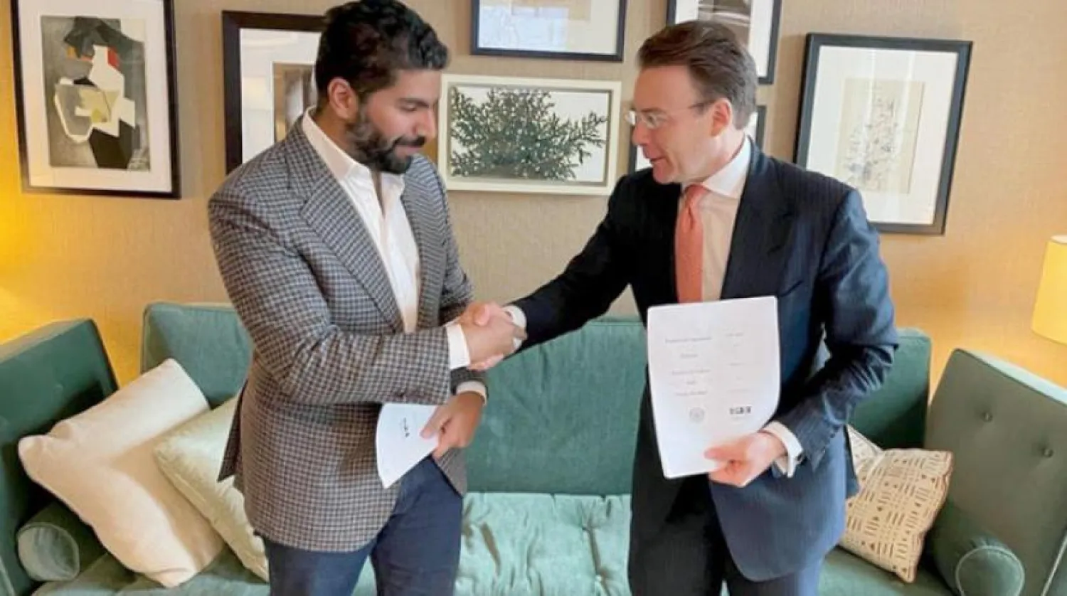 Prince Badr bin Abdullah bin Farhan and Cirque du Soleil Entertainment Group Co-Chairman Gabriel de Alba

