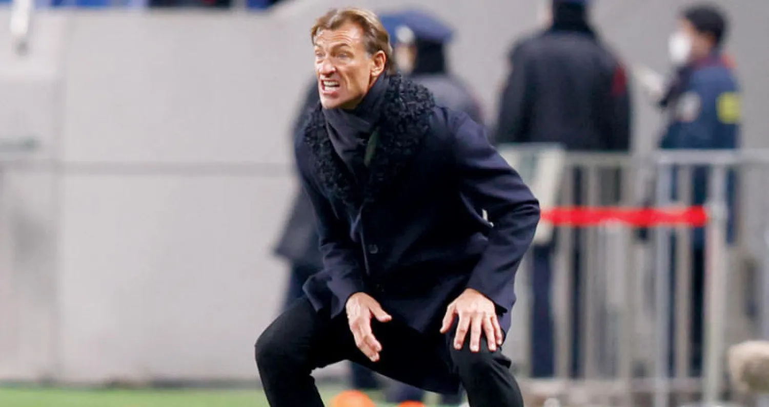 رينارد لم ينجح في إدارة الأخضر جيداً أمام اليابان (رويترز)