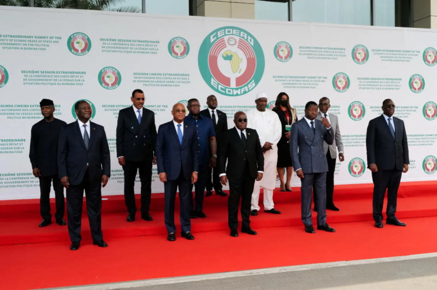 الصورة الجماعية لقادة المجموعة الاقتصادية لدول غرب أفريقيا (رويترز)