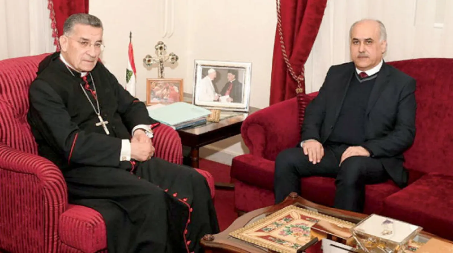 البطريرك الراعي مستقبلاً النائب هادي أبو الحسن أمس (الوطنية)