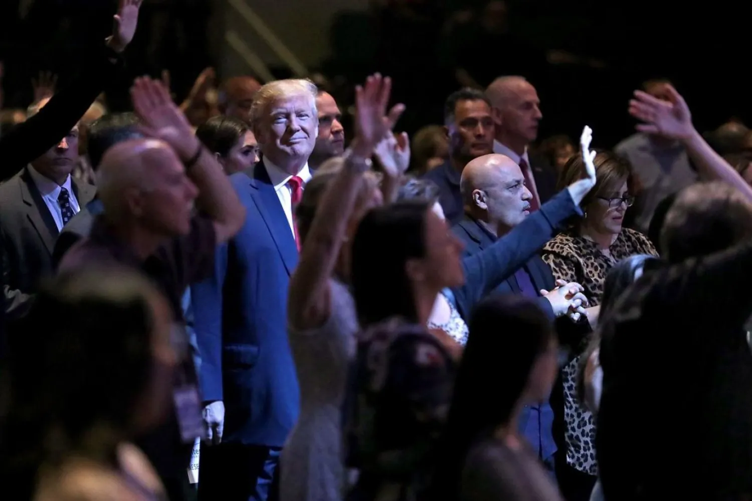 Önceki ABD Başkanı Trump’ın, Ekim 2016'da Las Vegas’ta bir kilisede katıldığı ayinden bir kare (Getty)