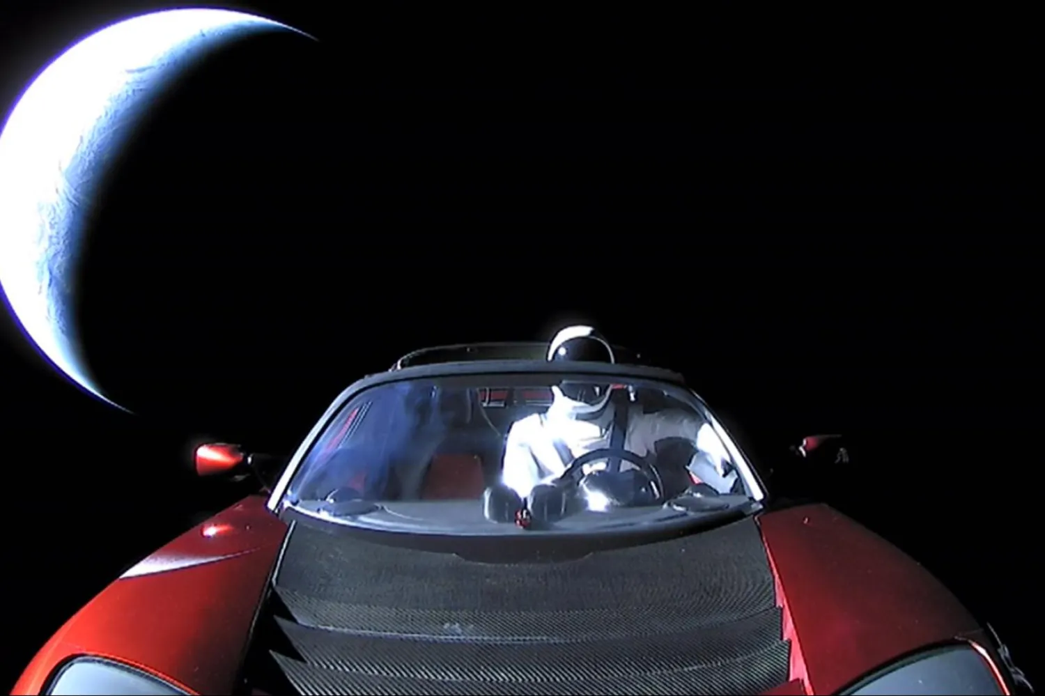 Tesla Roadster'ın radyosunda David Bowie'nin Space Oddity şarkısı çalıyordu (SpaceX)