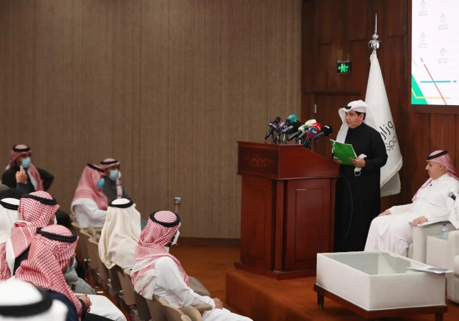 جانب من المؤتمر الصحافي الخاص بلجنة الكفاءة المالية (تصوير: بشير صالح) 