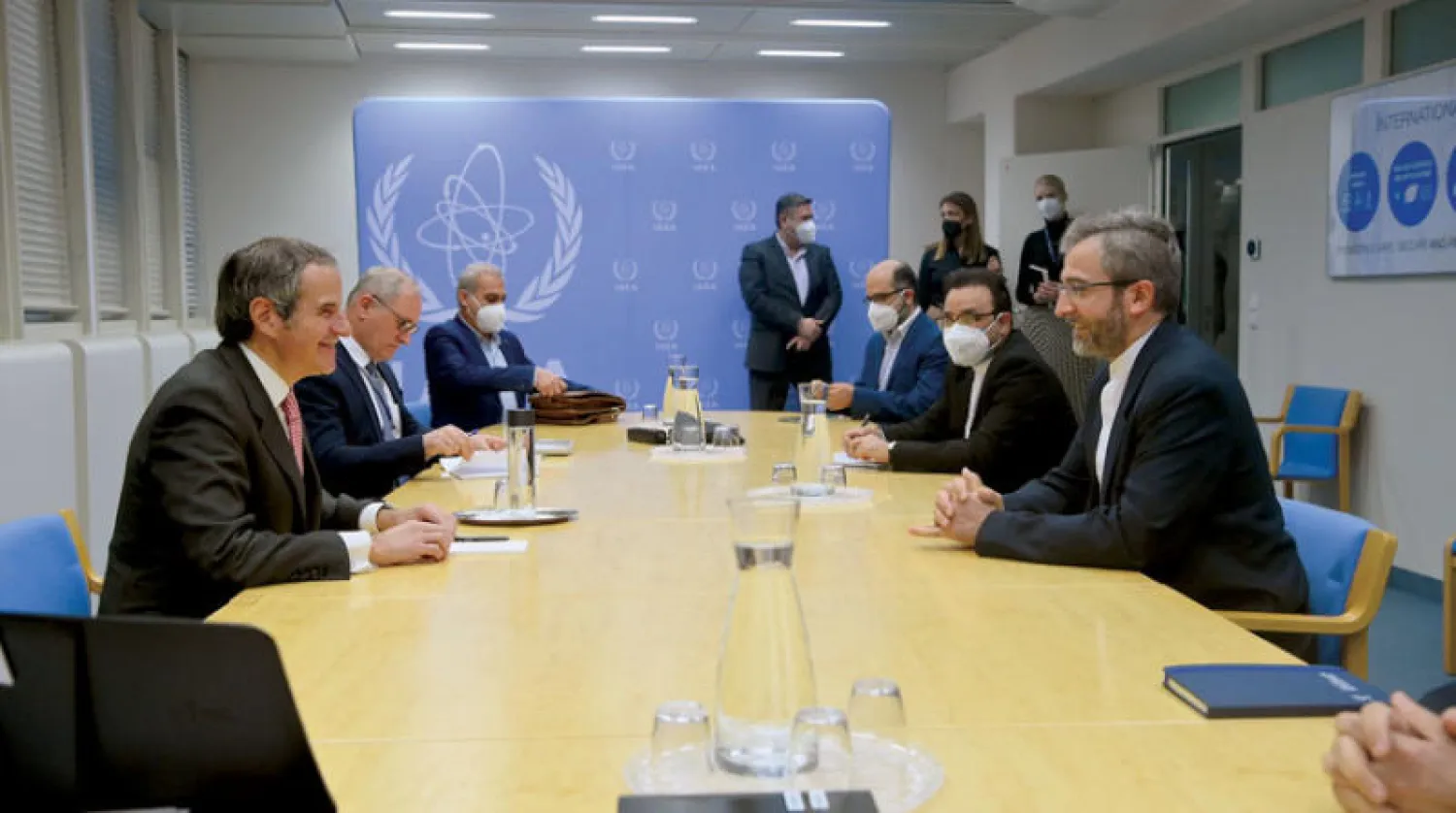صورة نشرها موقع الوكالة الدولية للطاقة الذرية من مباحثات غروسي وباقري كني أمس