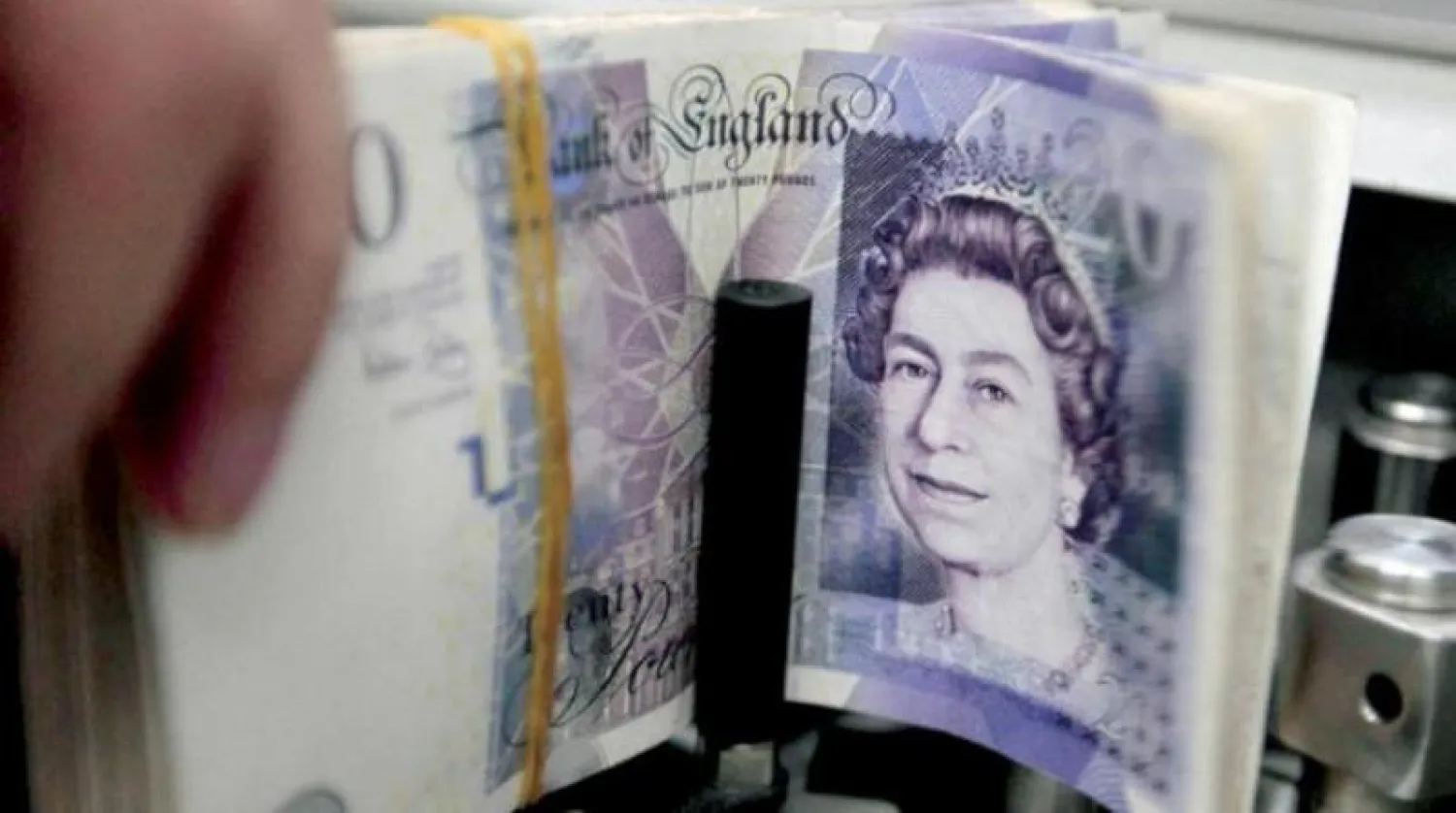 عدة جنيهات إسترلينية (رويترز)