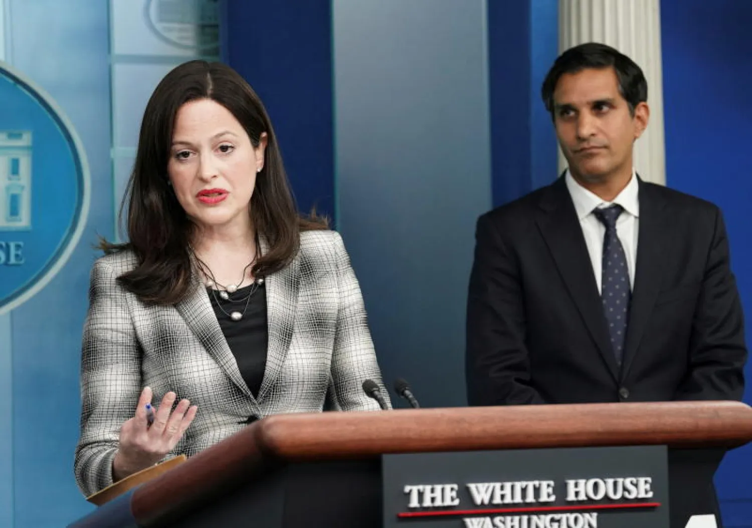 المؤتمر الصحافي لداليب سينغ وآن نويبرغر (رويترز)