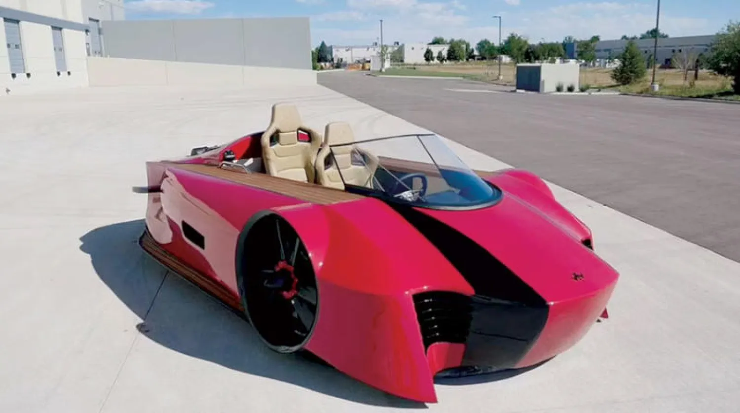 سيارة جديدة تبلغ قيمتها 100 ألف دولار (فون ميرسير)