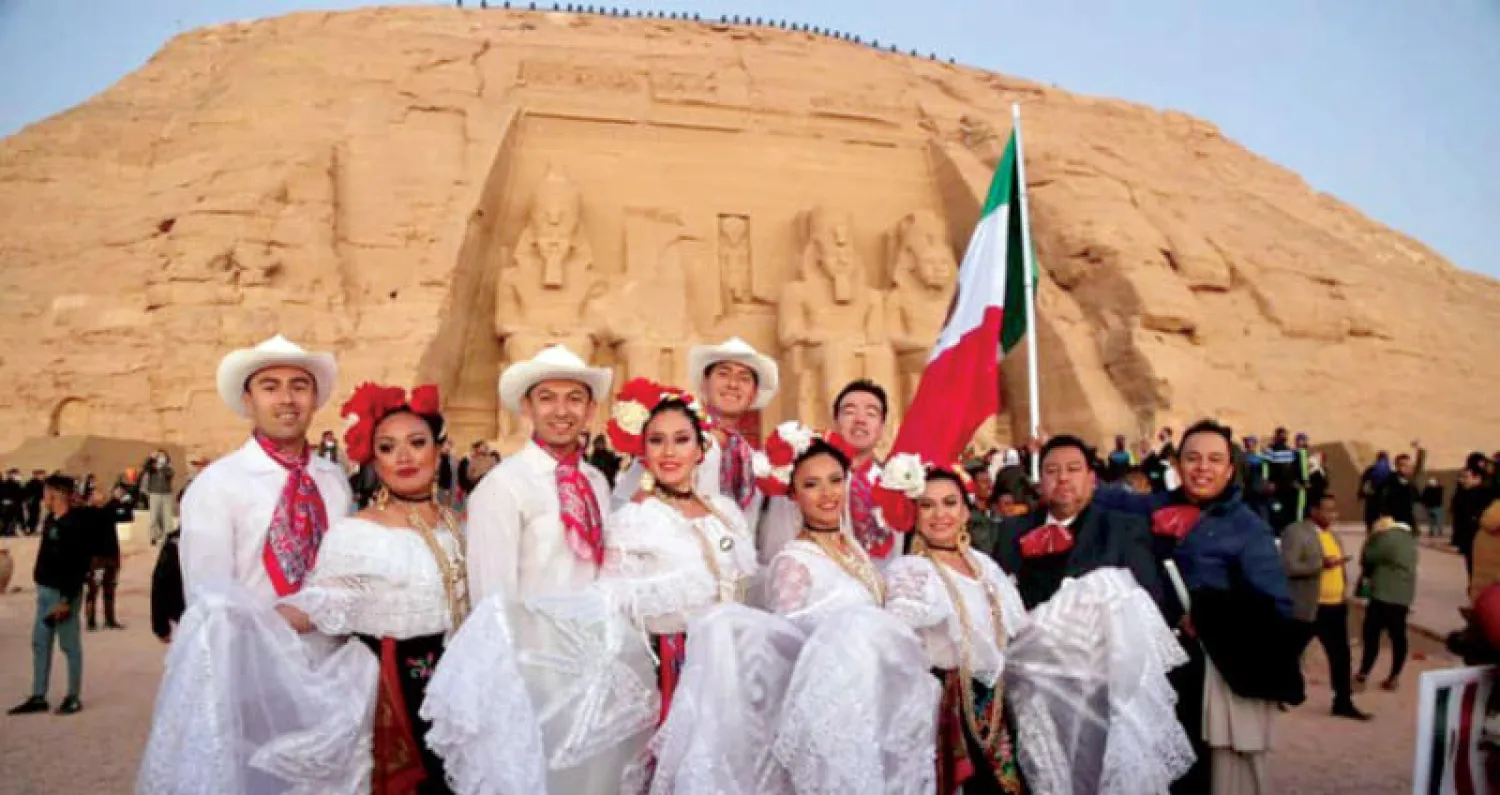 حفل ختام «أسوان للفنون» بمناسبة تعامد الشمس على معبد أبو سمبل (وزارة السياحة والآثار المصرية)