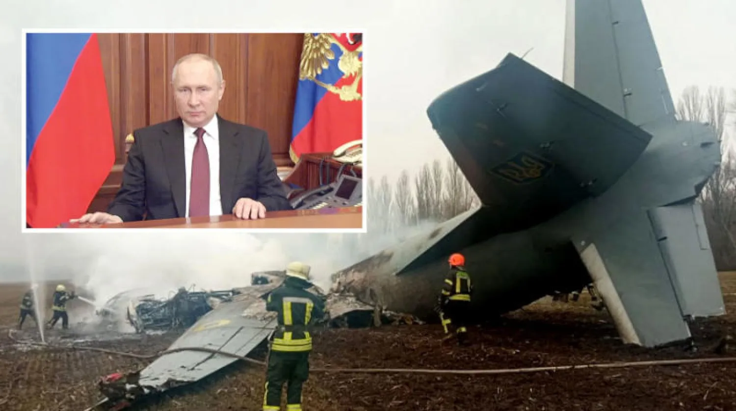 قوات الطوارئ أمام طائرة عسكرية أوكرانية تحطّمت جنوب كييف جراء الهجمات الروسية... وفي الإطار بوتين يلقي خطابه في الكرملين أمس (أ.ف.ب)