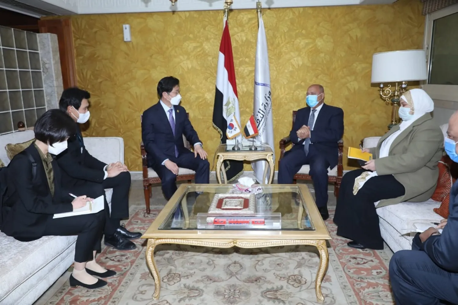The Egyptian and South Korean officials during their meeting. (Egypt Ministry of Transportation)