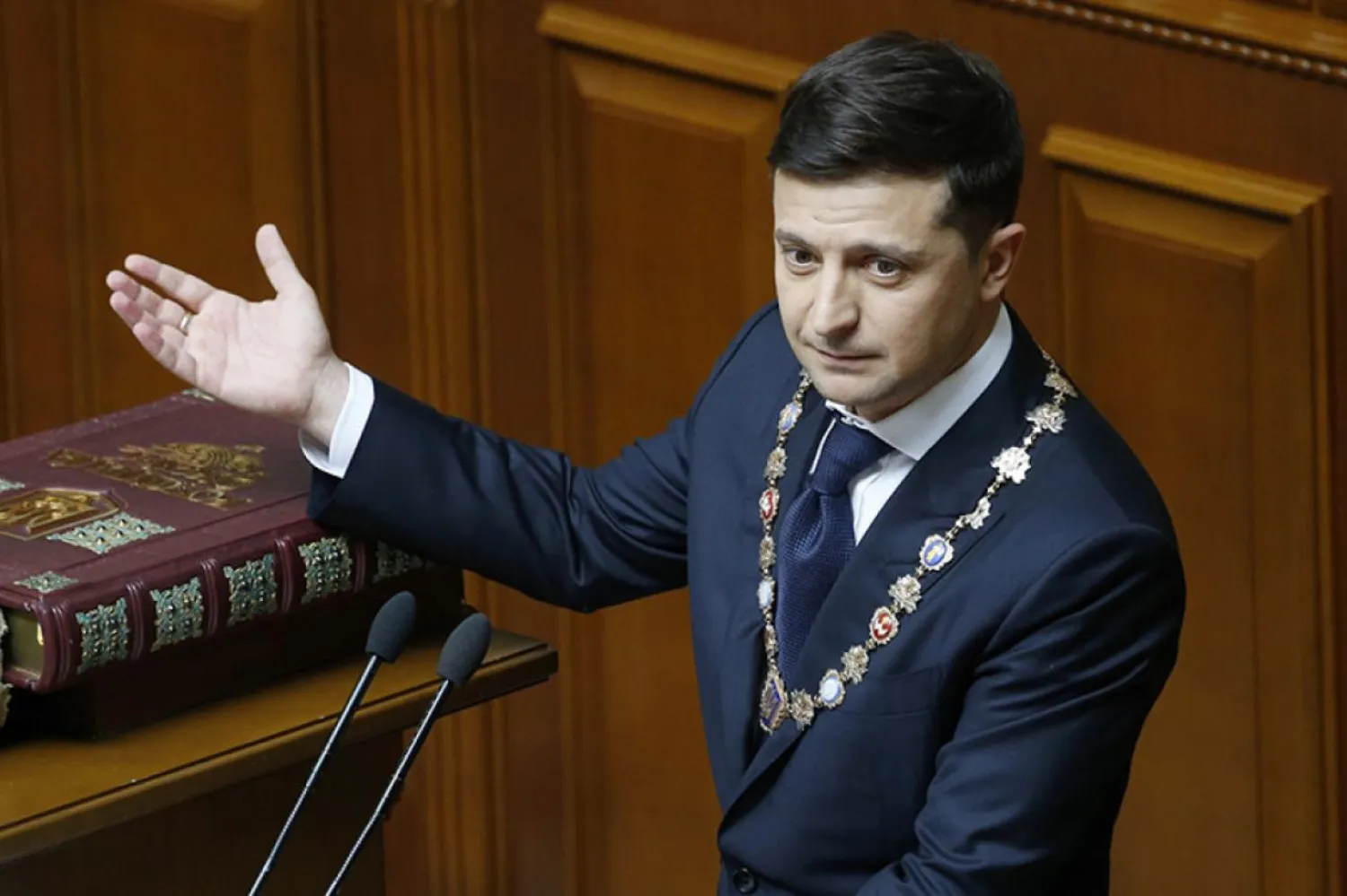Zelenski, 2019'da girdiği devlet başkanlığı yarışının ikinci turunda oyların yüzde 73'ünü almıştı (AP)