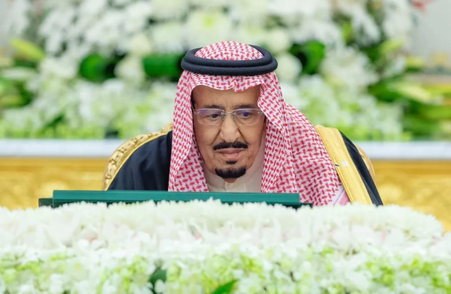 خادم الحرمين الشريفين الملك سلمان بن عبد العزيز يترأس جلسة مجلس الوزراء (واس)