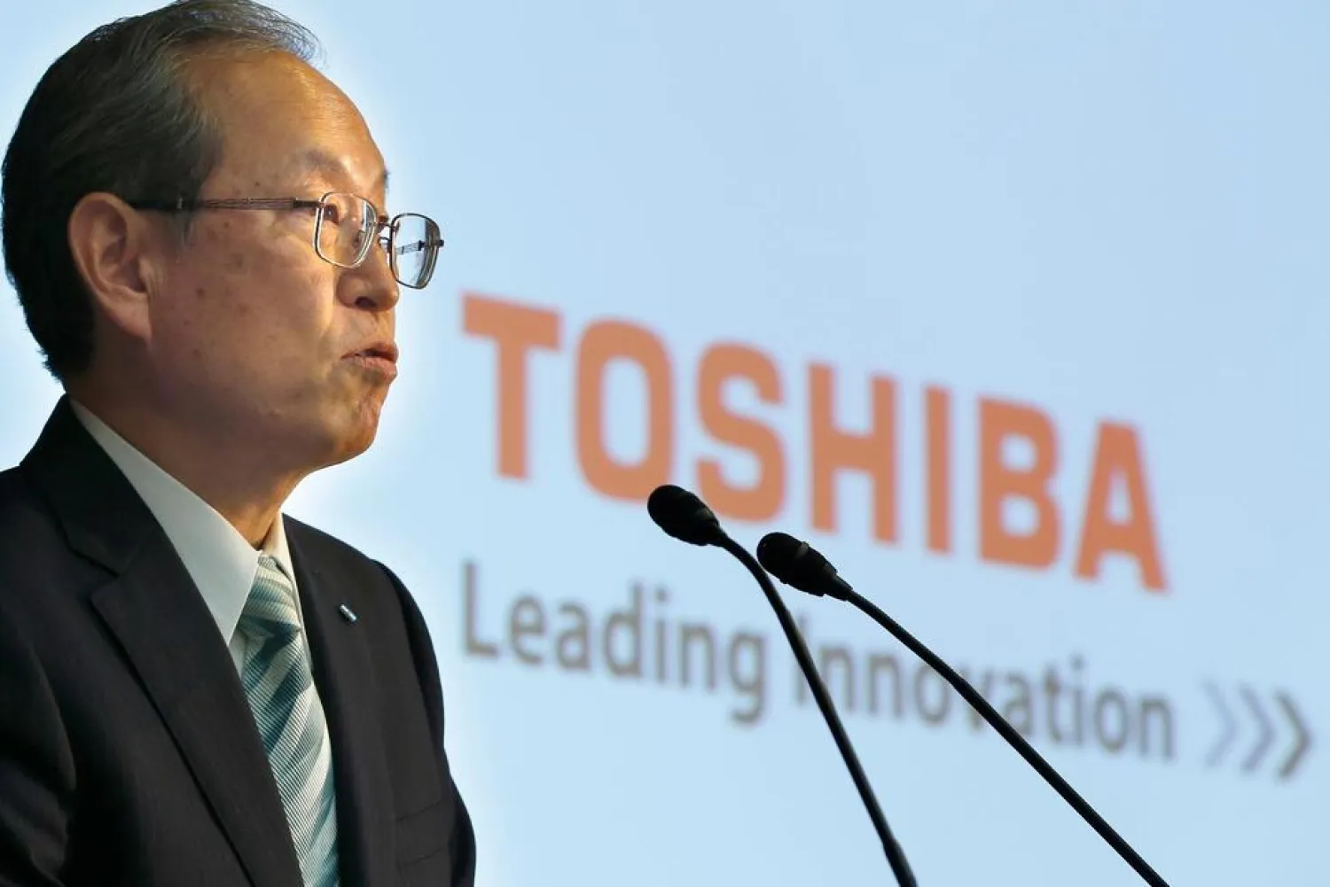 Toshiba Corp. President Satoshi Tsunakawa speaks during a press conference at the company's headquarters in Tokyo on Aug. 10, 2017. (AP)