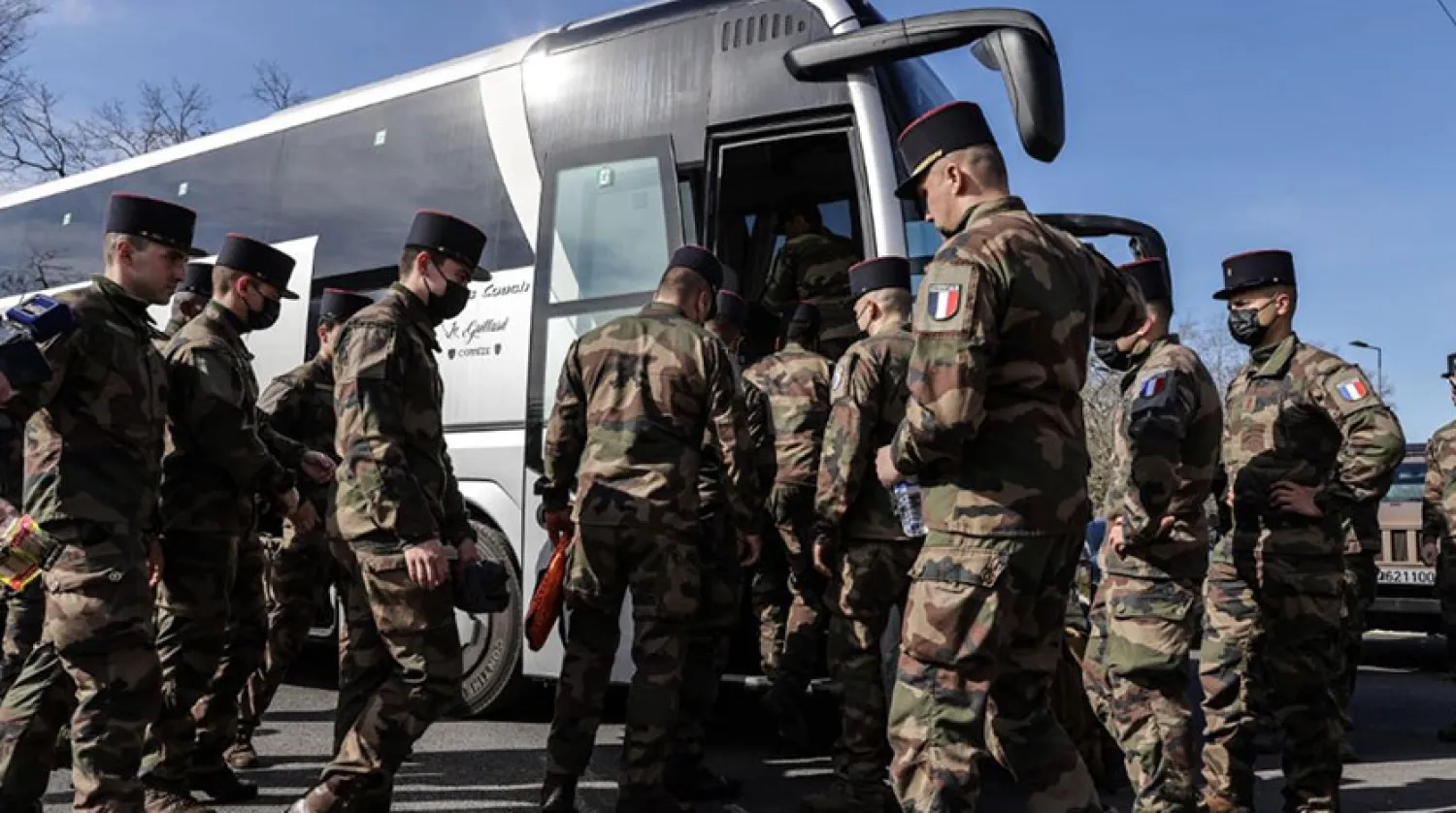 Rusya’nın Ukrayna’yı işgali sonrasında yüzlerce Fransız asker Romanya’ya geçti. (AFP)