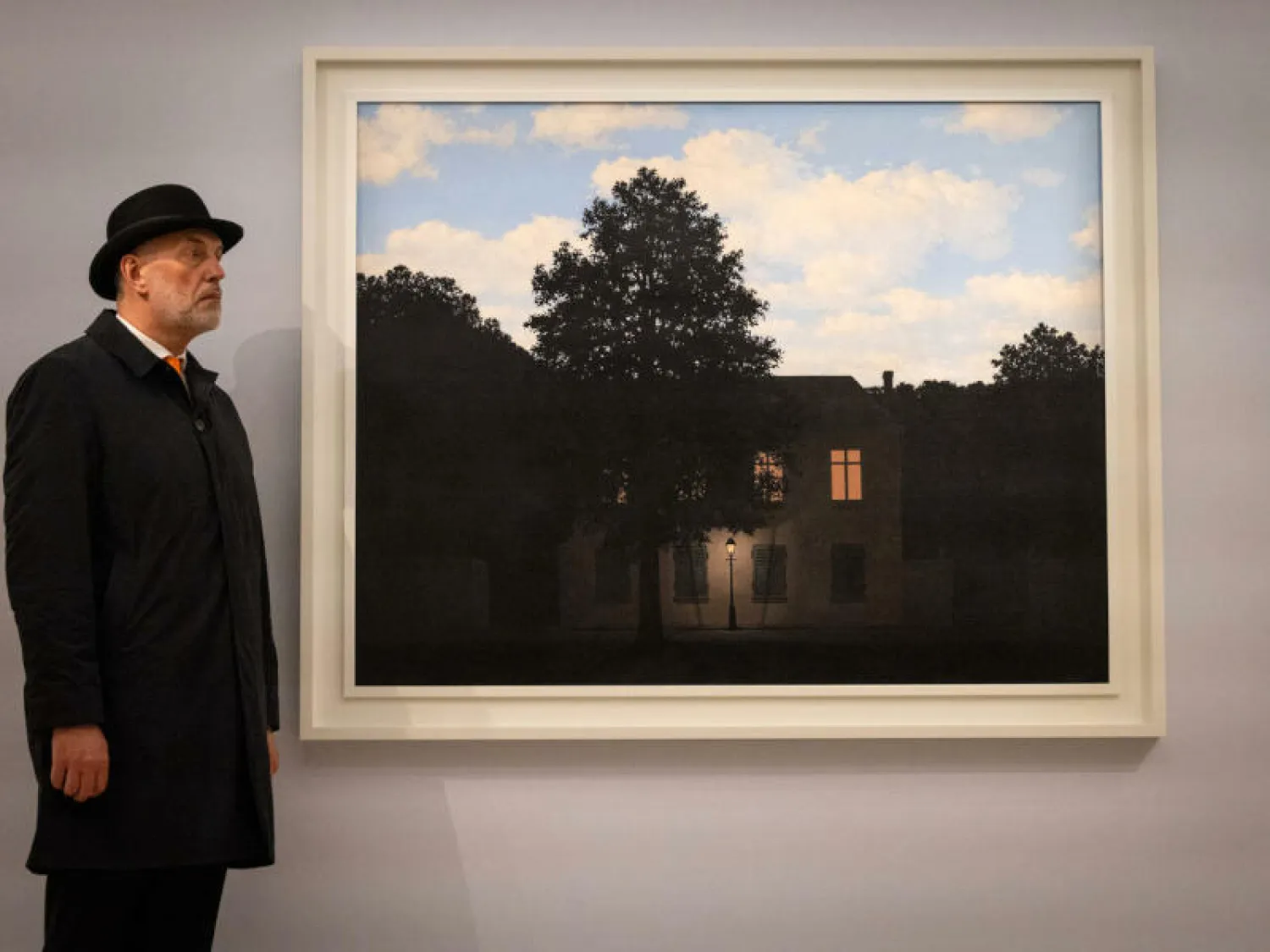 لوحة «إمبراطورية الضوء» (أ.ف.ب)