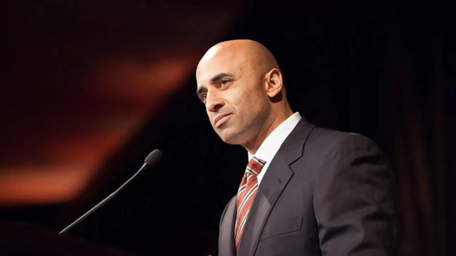 السفير الإماراتي لدى الولايات المتحدة يوسف العتيبة