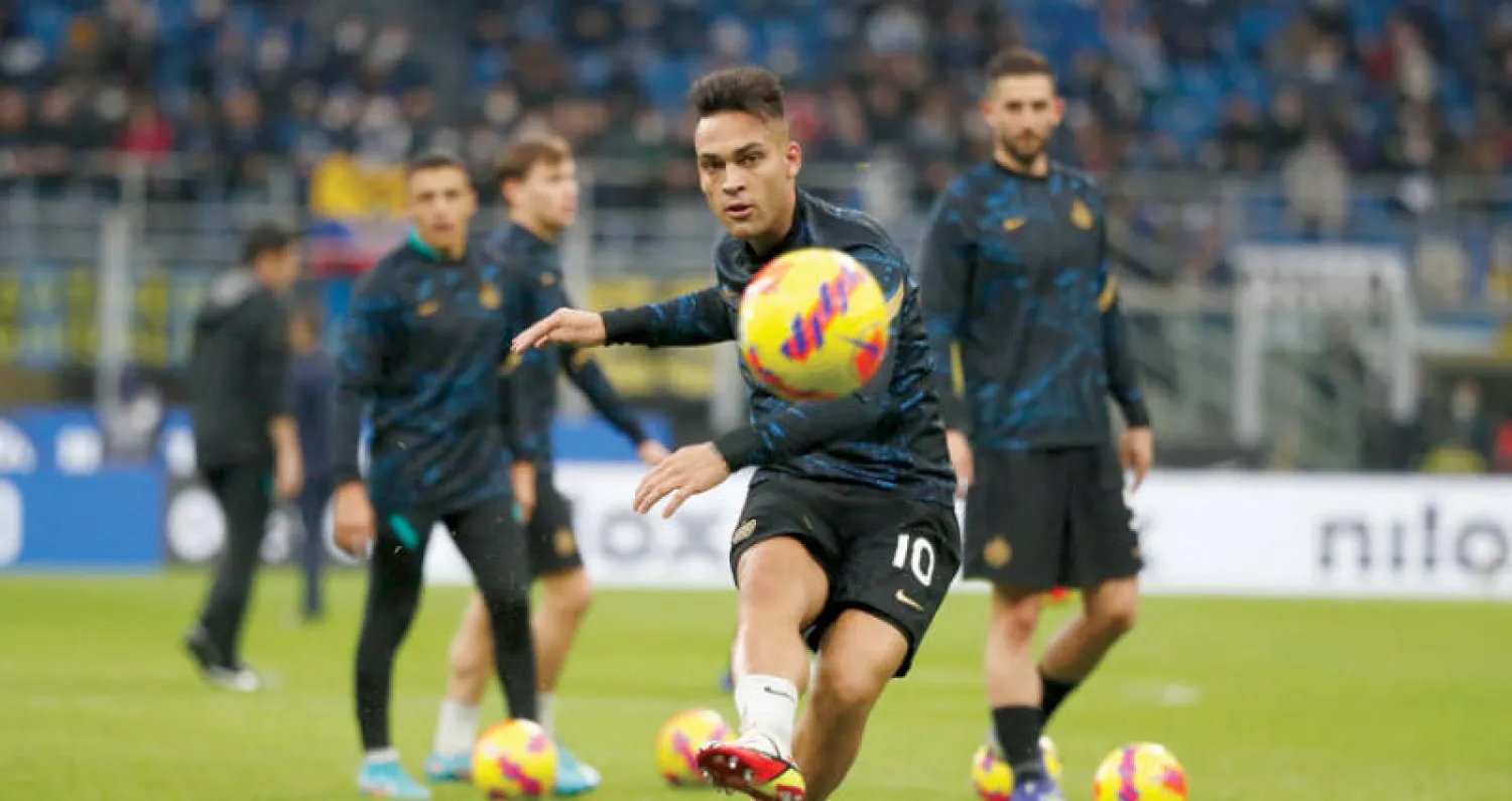 إنتر ميلان يأمل بعودة الحاسة التهديفية لمهاجمه مارتينز (رويترز)