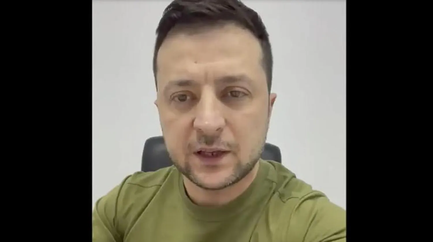 
ولودیمیر زلنسکی رییس جمهور اوکراین در ویدئو کنفرانس در کی یف (آسوشیتد پرس)