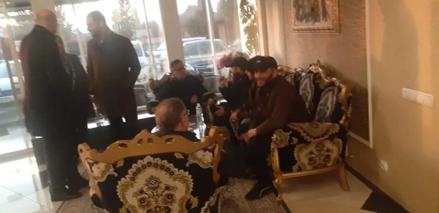 جانب من الجالية الليبية بعد إجلائها من سومي ووصولها إلى لفوف الأوكرانية (السفير الليبي في أوكرانيا)