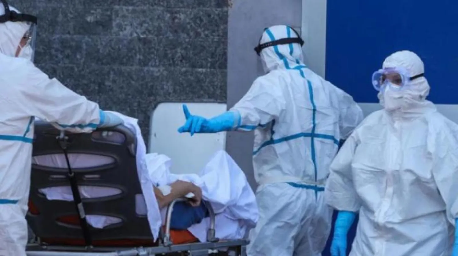 أحد مراكز فحص «كوفيد - 19» في الصين (أ.ف.ب)