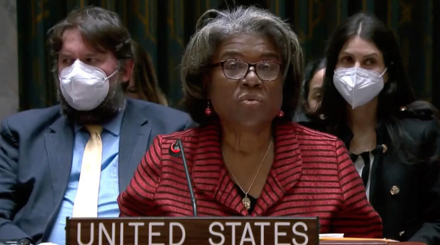 المندوبة الأميركية ليندا توماس غرينفيلد قالت إن روسيا طلبت عقد جلسة لمجلس الأمن «لغرض وحيد هو الكذب ونشر المعلومات المضللة» (أ.ب)