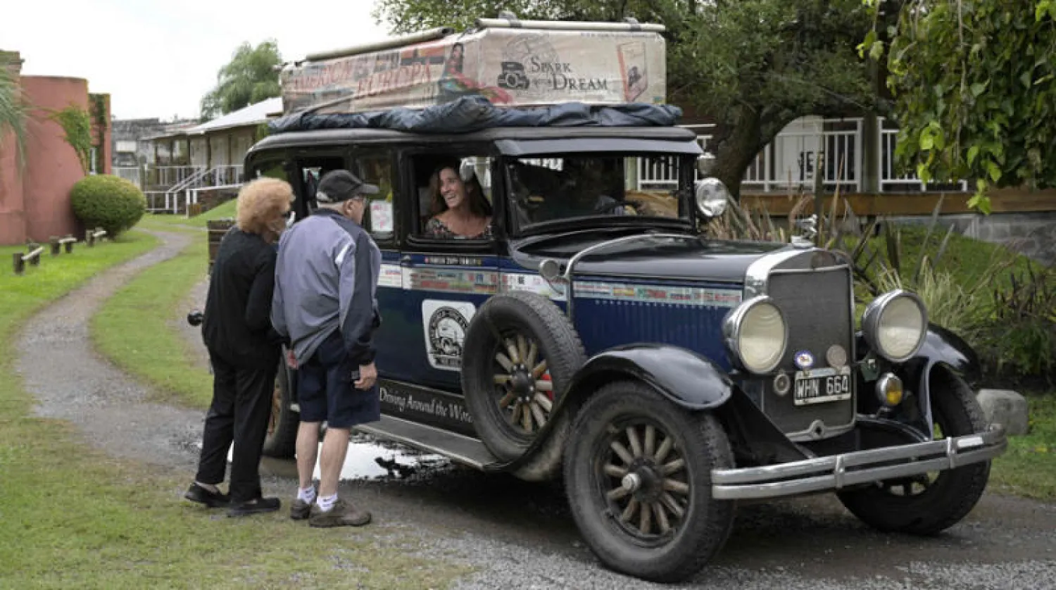 قطعت هذه السيارة من طراز «غراهام بيج» موديل عام 1928 362 ألف كيلومتر (أ.ف.ب)