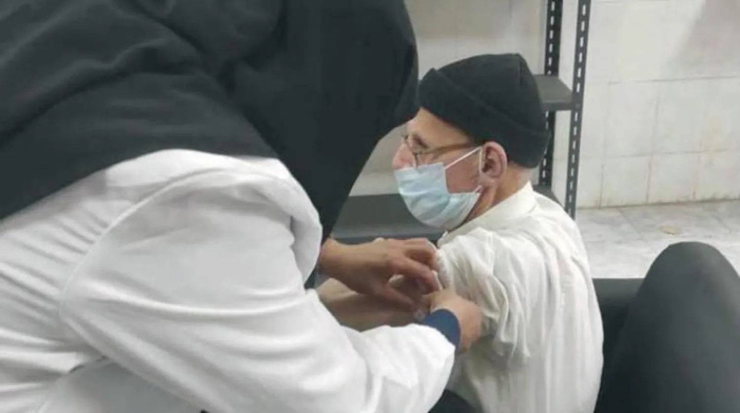 An Egyptian citizen receives the coronavirus vaccine. (Egyptian Health Ministry) 