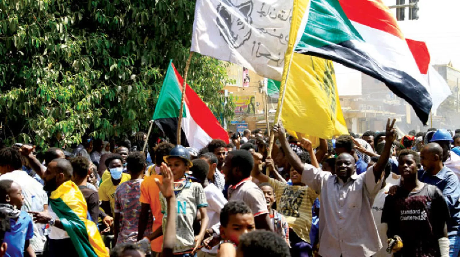 جانب من الاحتجاجات في الخرطوم للمطالبة بالحكم المدني أمس (أ.ف.ب)