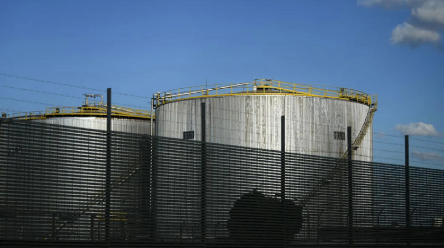 مصفاة تارانتو في جنوب إيطاليا... اعتماد إيطاليا على الغاز الروسي وضع رئيس وزرائها ماريو دراغي في موقف صعب بخصوص العقوبات المفروضة التي وافقت عليها روما (أ.ف.ب)