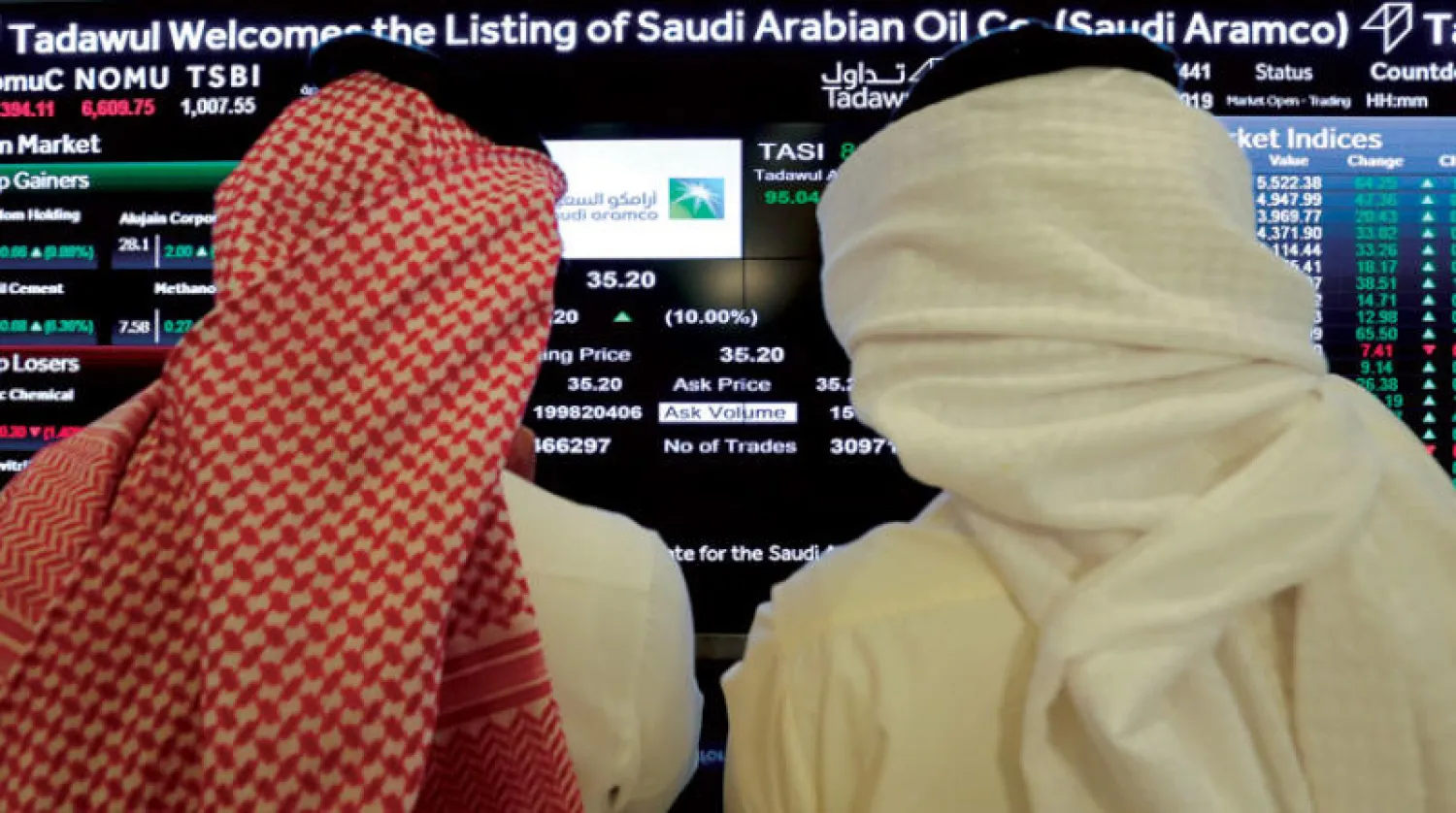 سوق الأسهم السعودية تواصل أداءها الصعودي منذ بداية العام (رويترز)