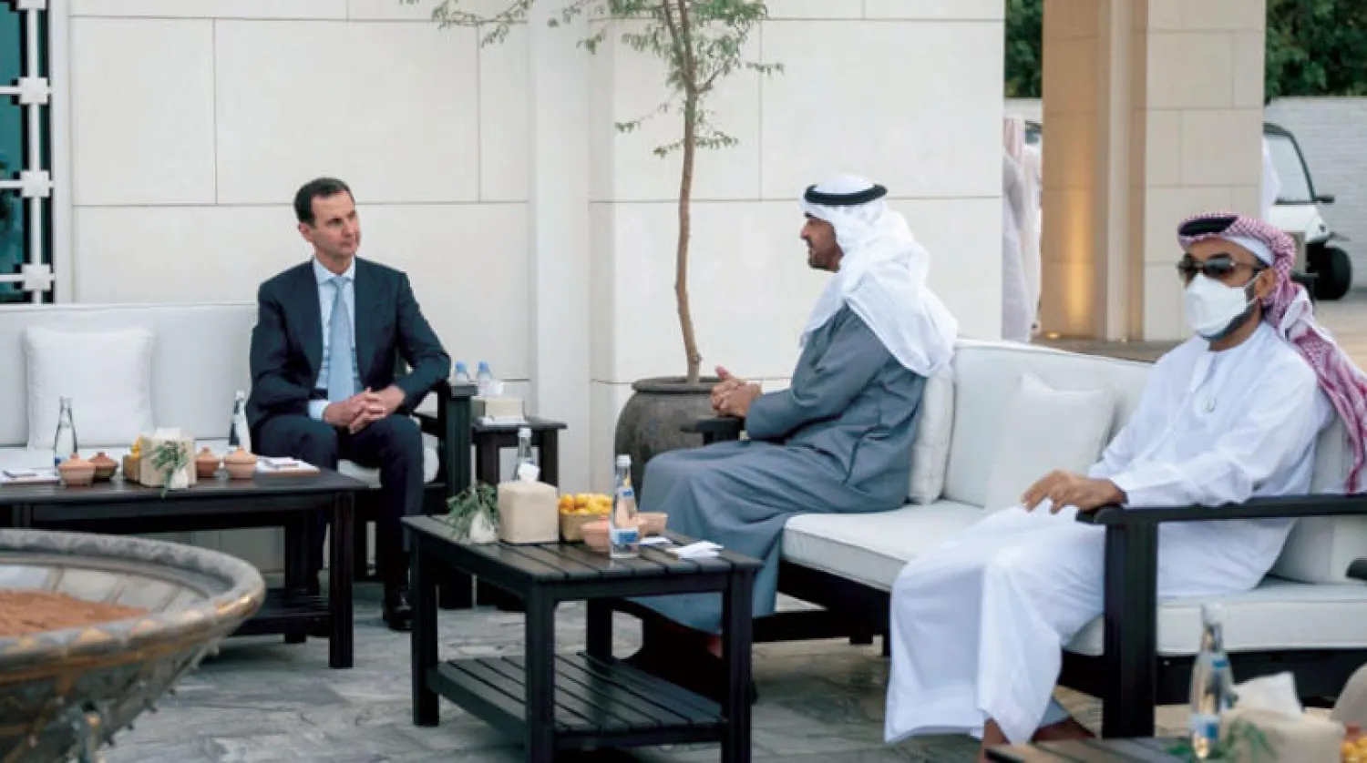 الشيخ محمد بن زايد خلال استقباله الرئيس الأسد في أبوظبي أمس (وام)