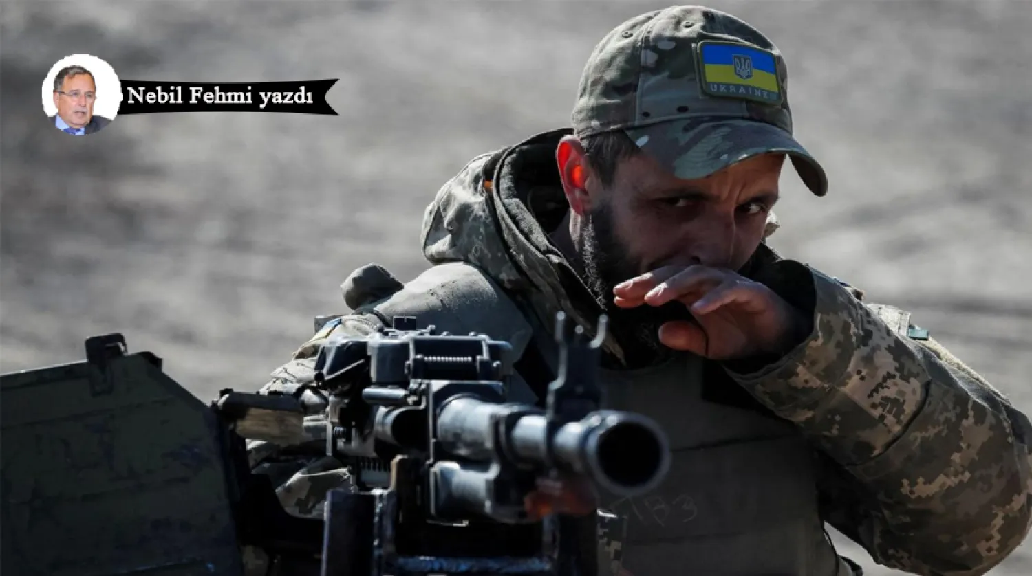 Başkent Kiev’in doğusunda konuşlu bir Ukrayna askeri. (Reuters)