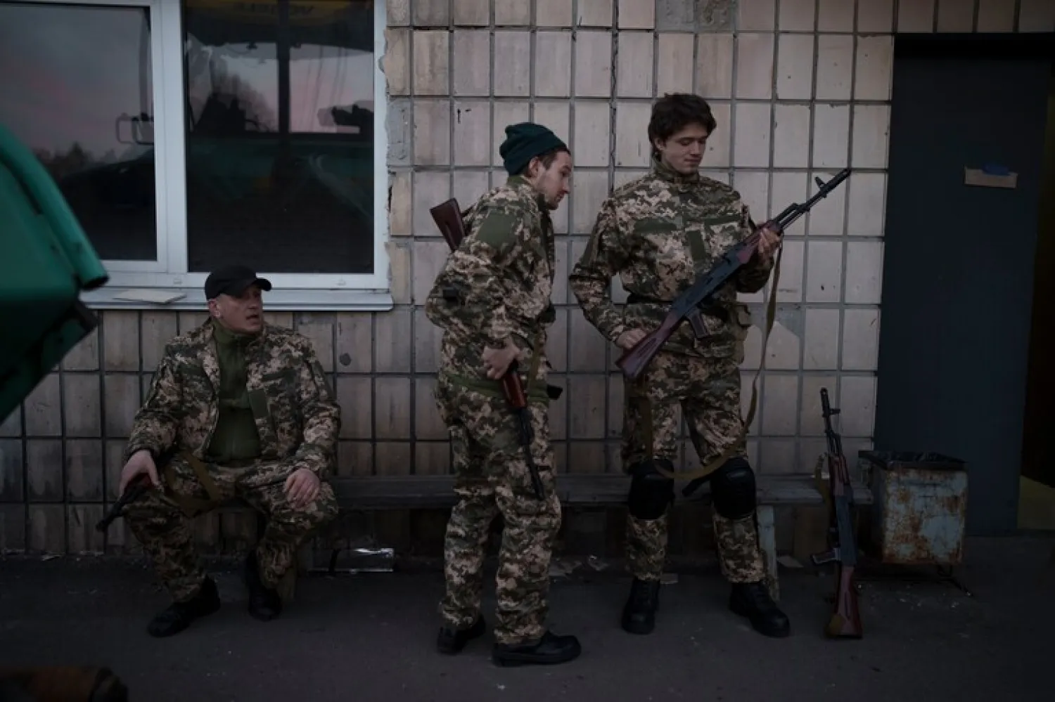 Civilian volunteers attend a training camp of the Ukrainian Territorial Defense Forces in Brovary, northeast of Kyiv, Ukraine, Monday, March 21, 2022. (AP Photo/Felipe Dana)


