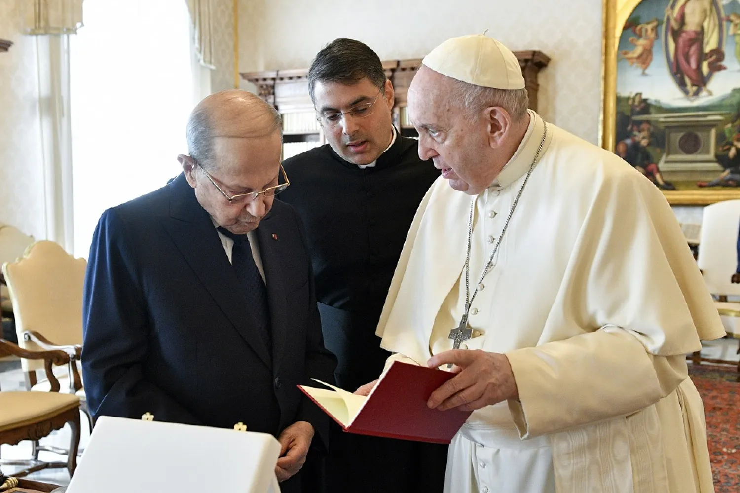 Pope Francis and President Michel Aoun meet at the Vatican on Monday. (Dalati & Nohra)