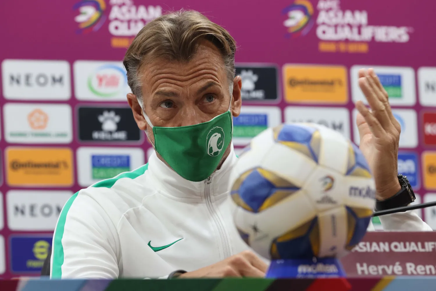 إيرفي رينارد مدرب المنتخب السعودي خلال المؤتمر الصحافي (تصوير: عيسى الدبيسي)