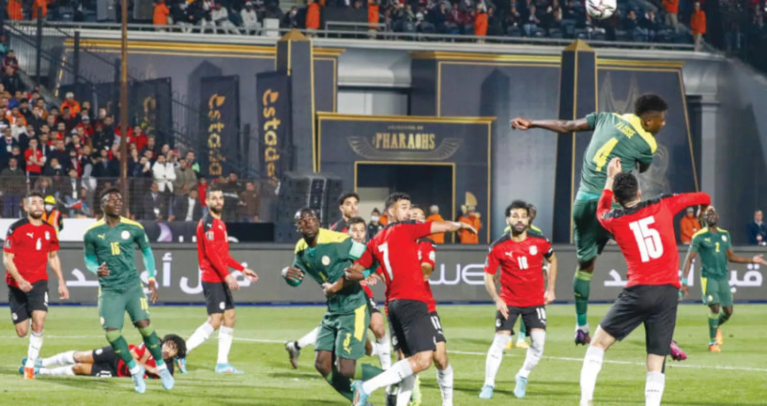 إحدى الهجمات المصرية على مرمى السنغال (أ.ف.ب)