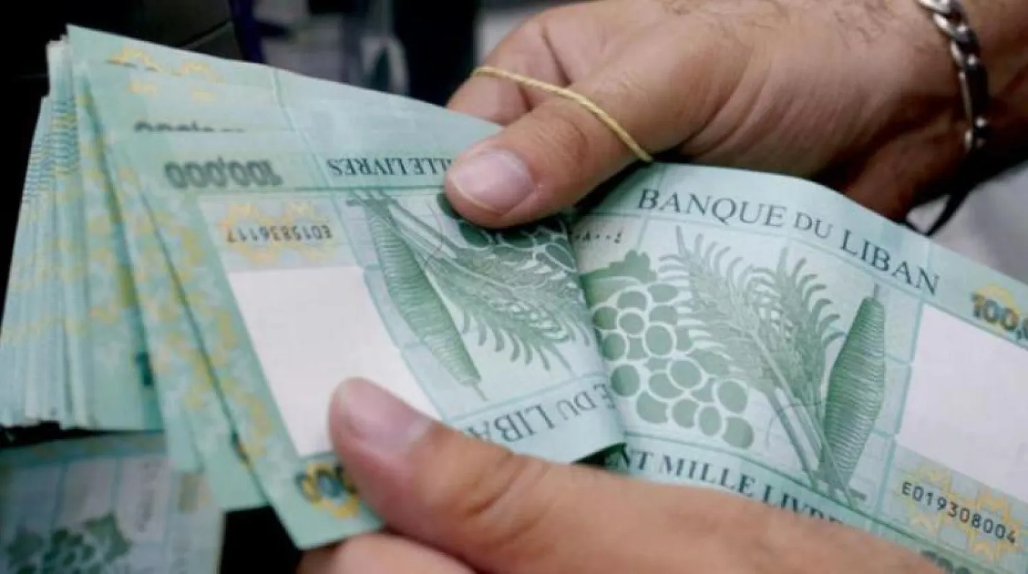 ليرات لبنانية (أرشيفية - رويترز)