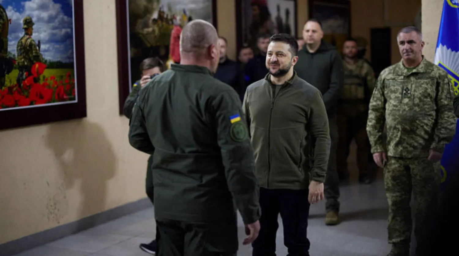 قال زيلينسكي في كلمته الليلية المصورة للأوكرانيين إن الغرب أساء التقدير العام الماضي بتأخره في العقوبات (رويترز)